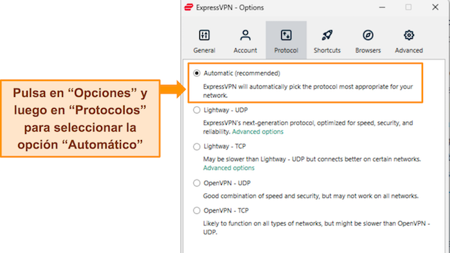 Imagen de la aplicación de Windows de ExpressVPN, que muestra la configuración de Protocolos y resalta la opción Automático