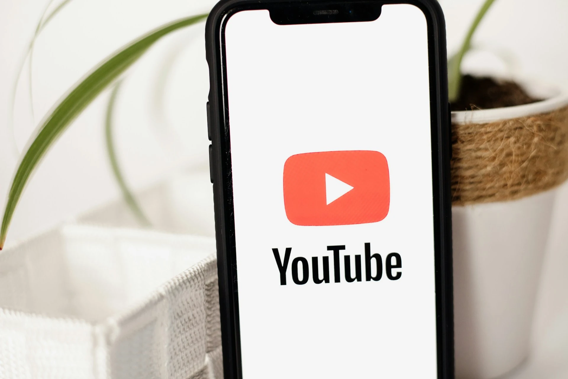 YouTube Tests AI-Driven Radio Feature and Rolls Out Sound Search Tool