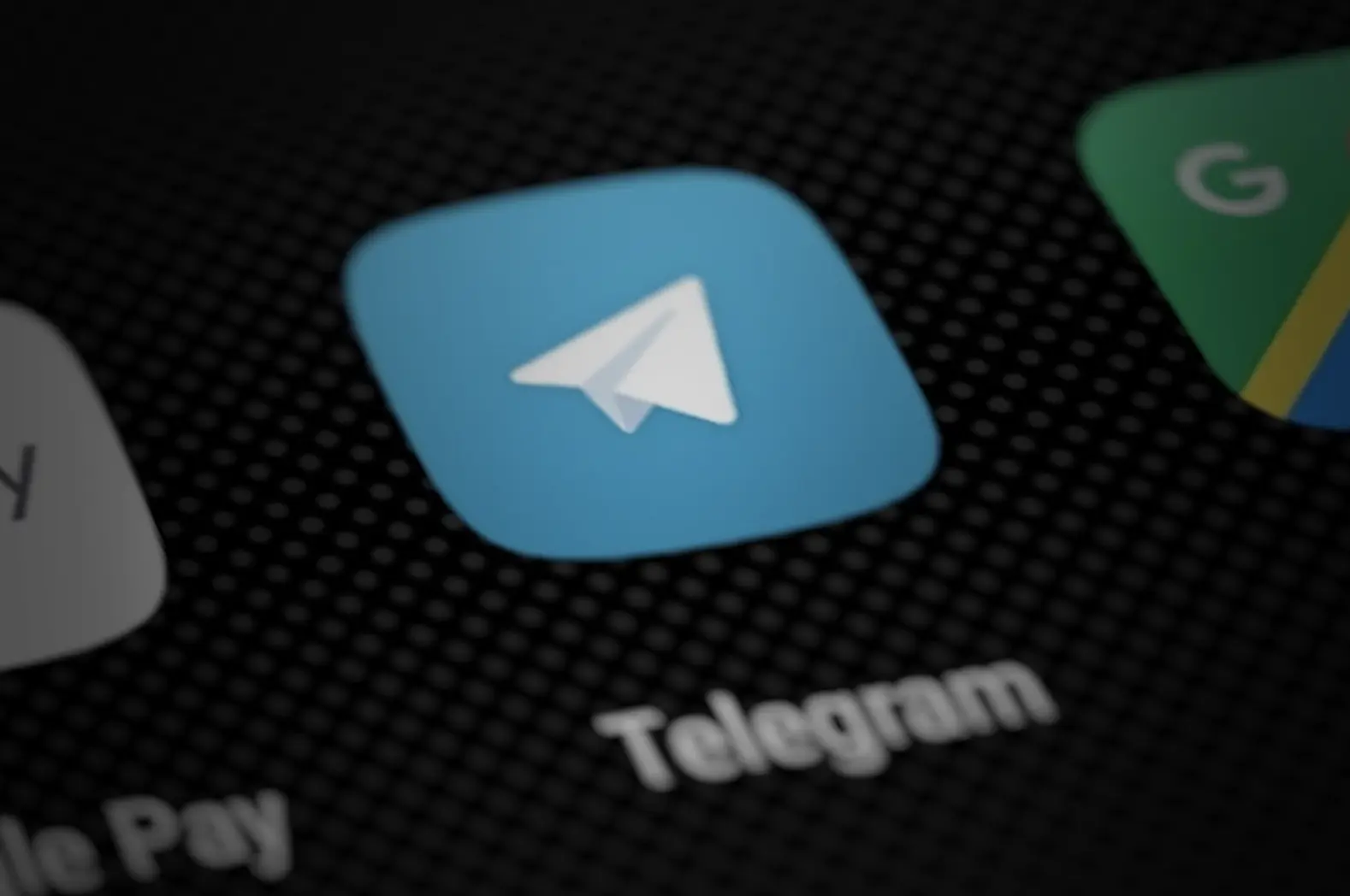 Telegram, WhatsApp Outages In Russia Spark Speculation