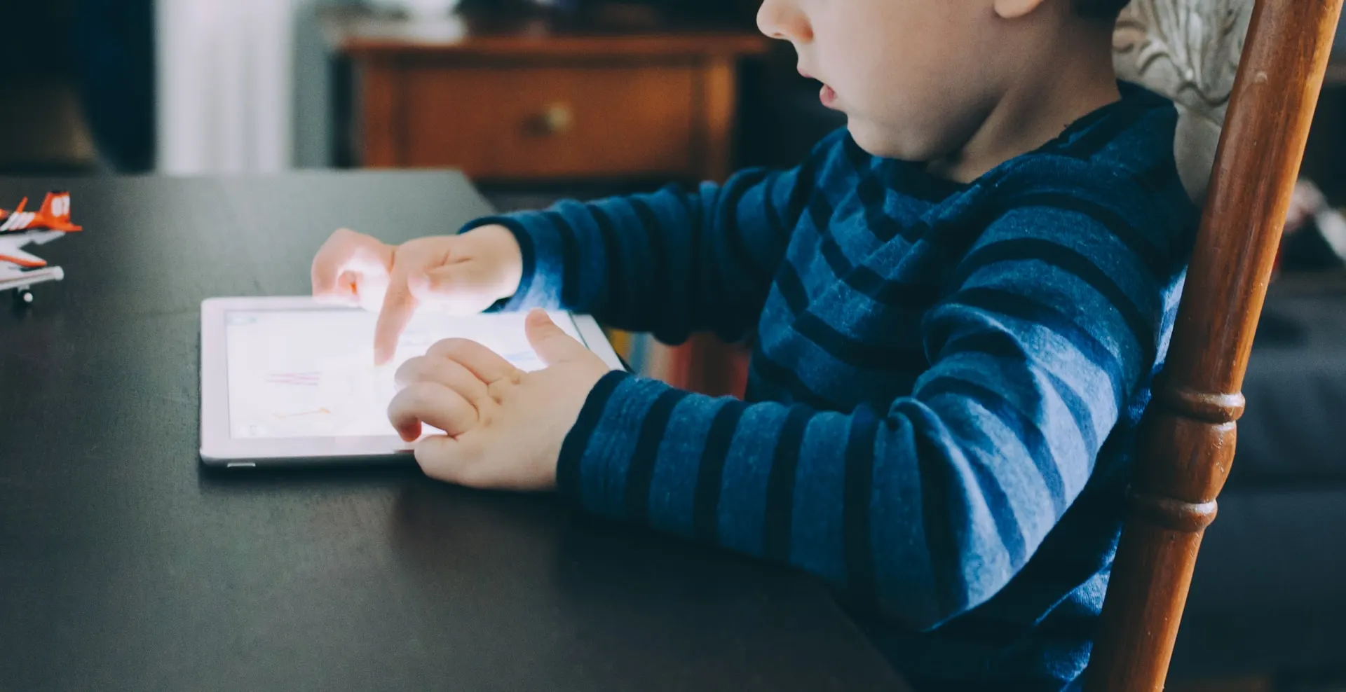 New Research Links Tablet Use to Anger Outbursts in Children