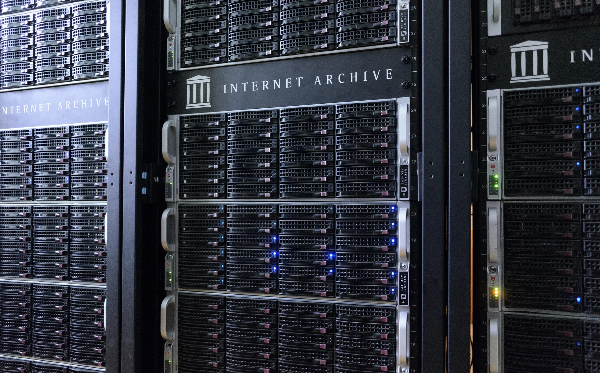 Internet Archive Suffers Cyberattacks, Hackers Send Emails