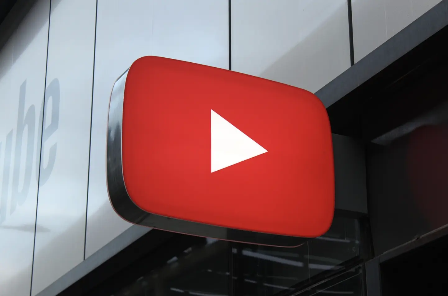 YouTube Expands AI Auto-Dubbing To Thousands Of Channels