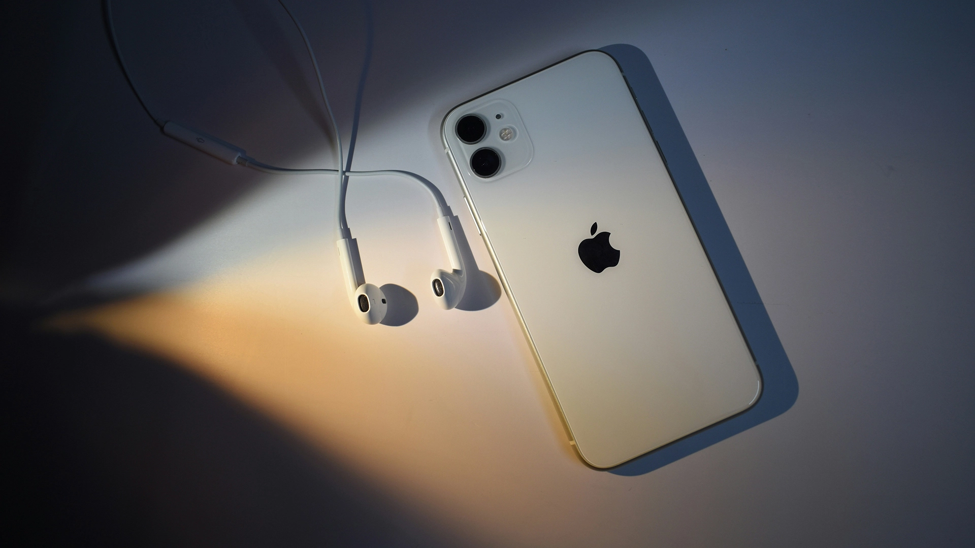 Apple To Shift US iPhone Assembly To India by 2026